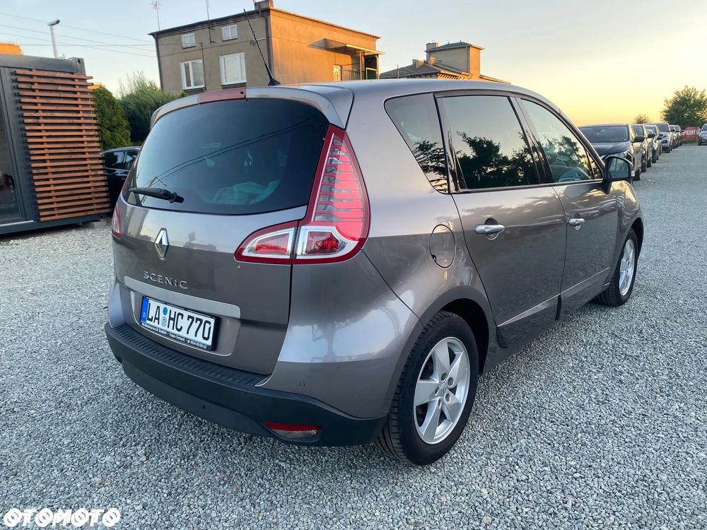 Renault Scenic 1.6 16V 110 Dynamique - 32