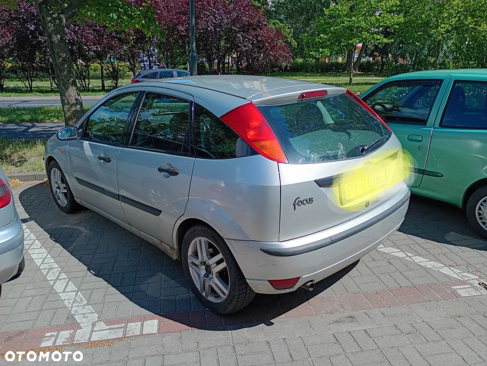 Ford Focus 1.6 Ambiente - 8