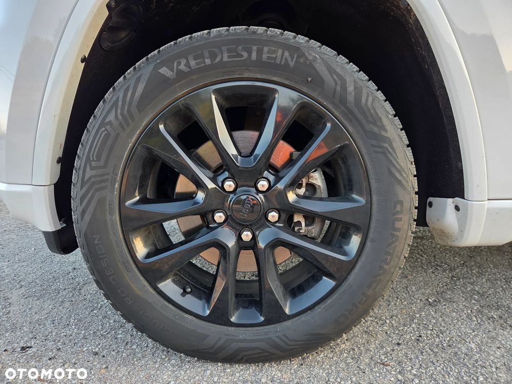 Jeep Grand Cherokee - 28