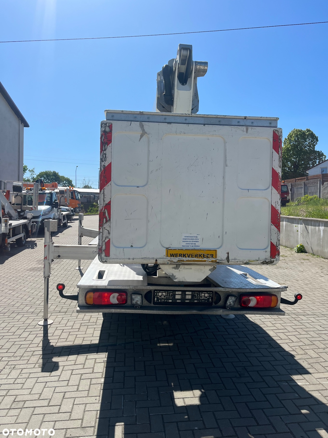 Nissan Podnośnik Koszowy Zwyżka Palfinger 210Bk 21 Metrów 16 w bok ! PILOT NA KABLU!! UDT !! Kosz 1000V Izolowany Jak Wumag Ruthmann Gsr - 26