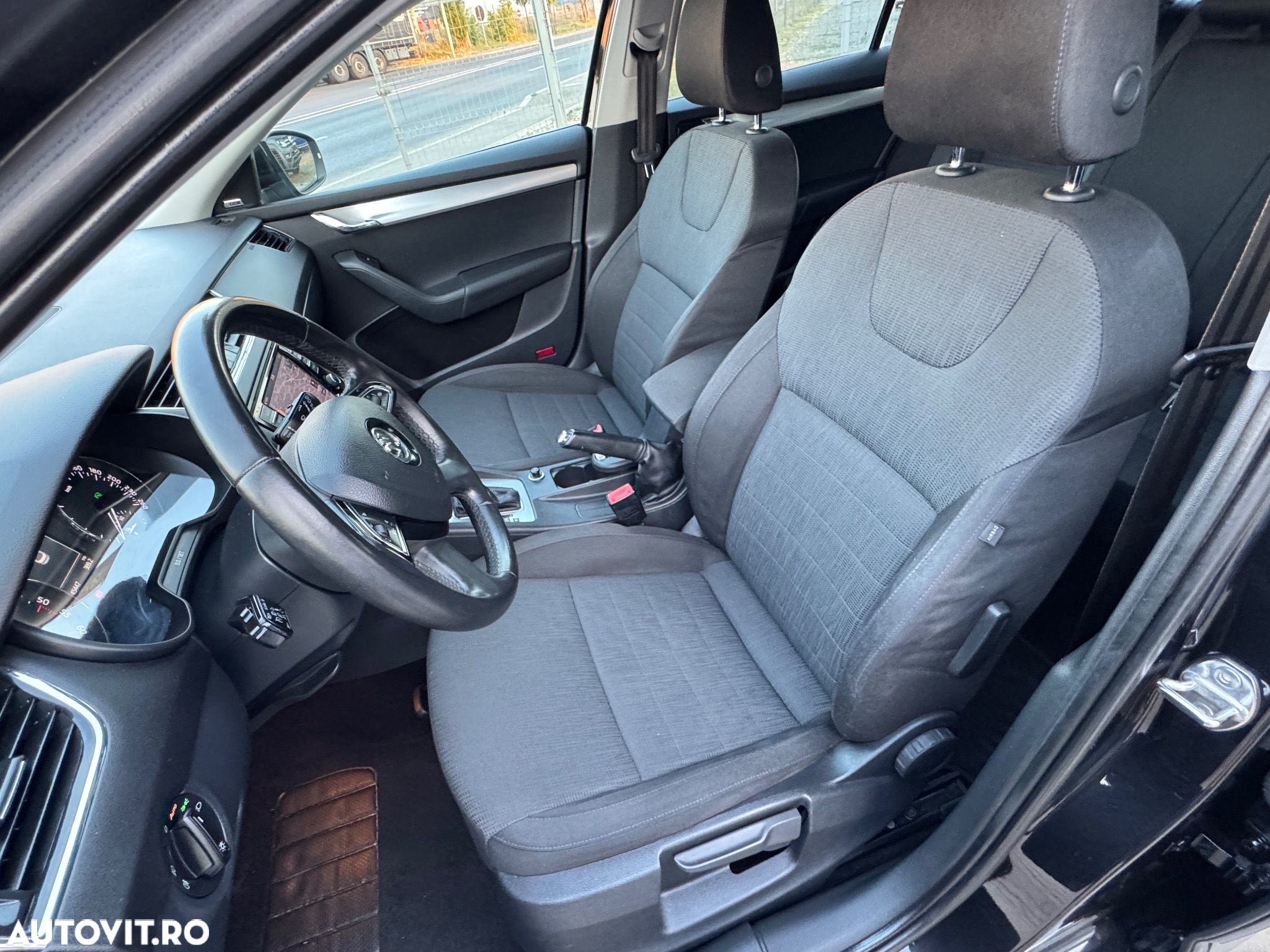 Skoda Octavia 1.6 TDI DPF DSG Elegance - 28