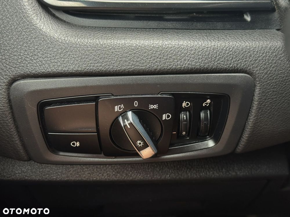 BMW Seria 2 218d Sport-Aut Luxury Line - 29