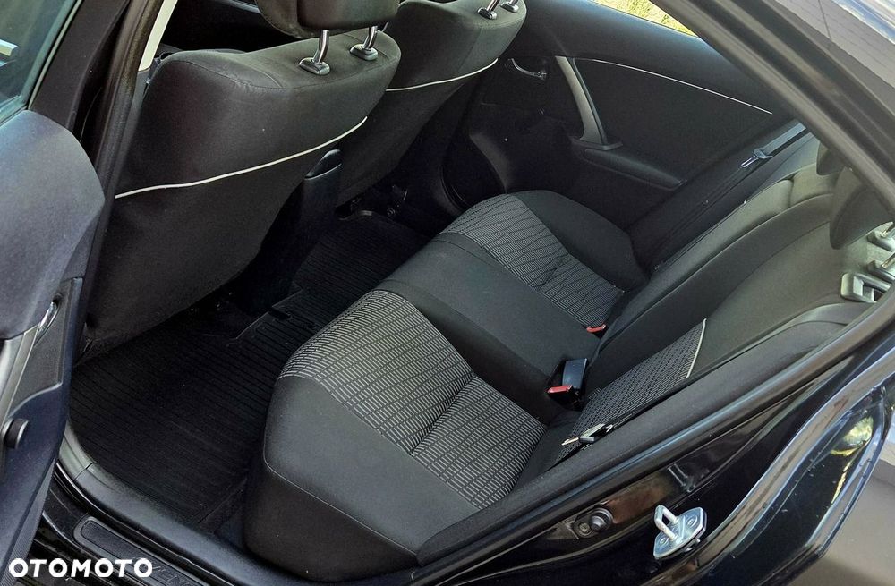 Toyota Avensis 2.0 D-4D Sol - 24