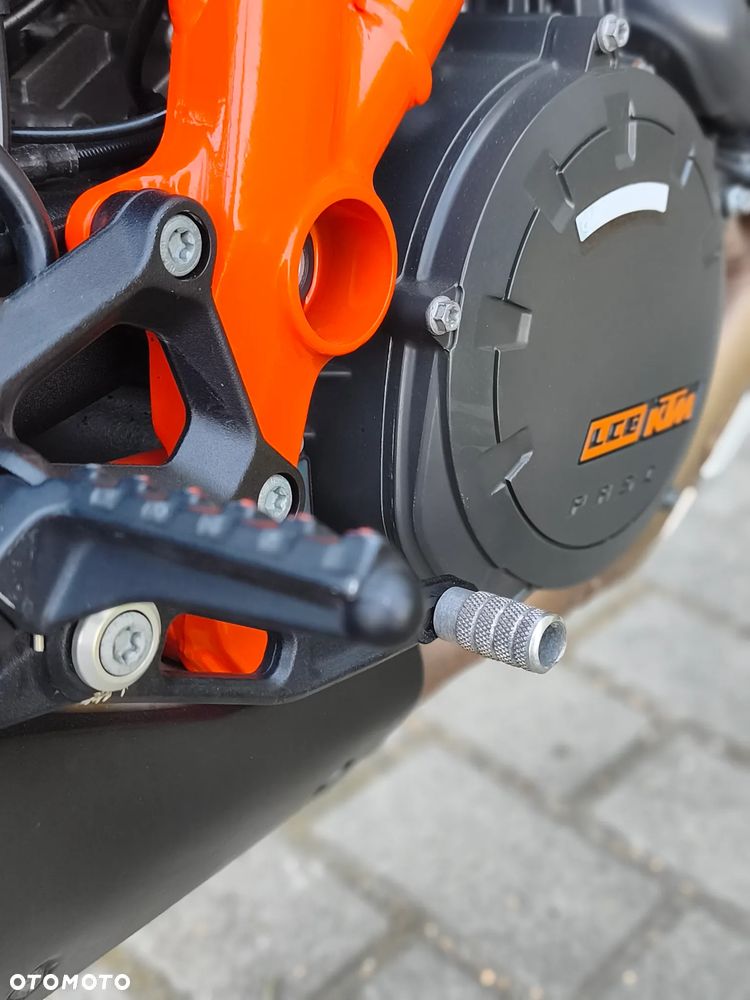 KTM Super Duke - 10