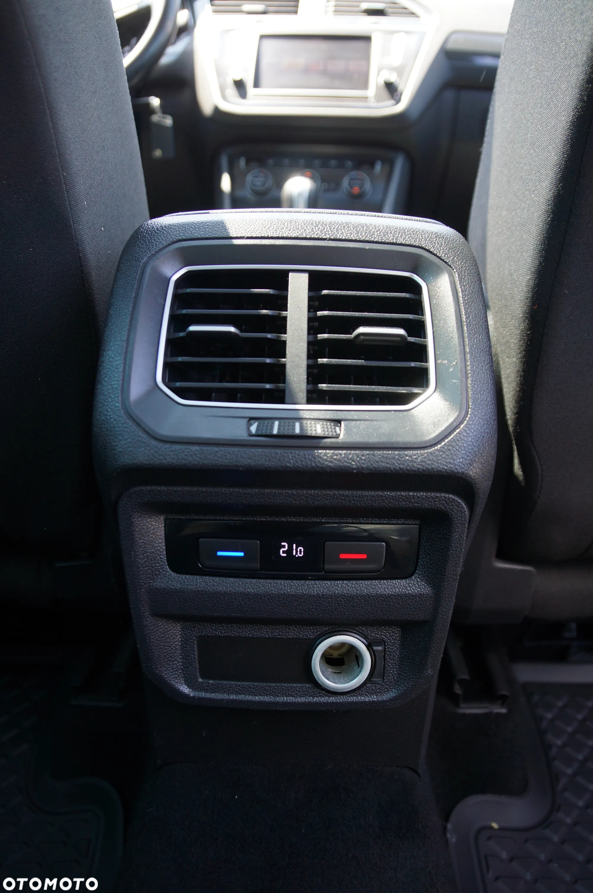 Volkswagen Tiguan 2.0 TDI SCR 4MOTION DSG Highline - 31