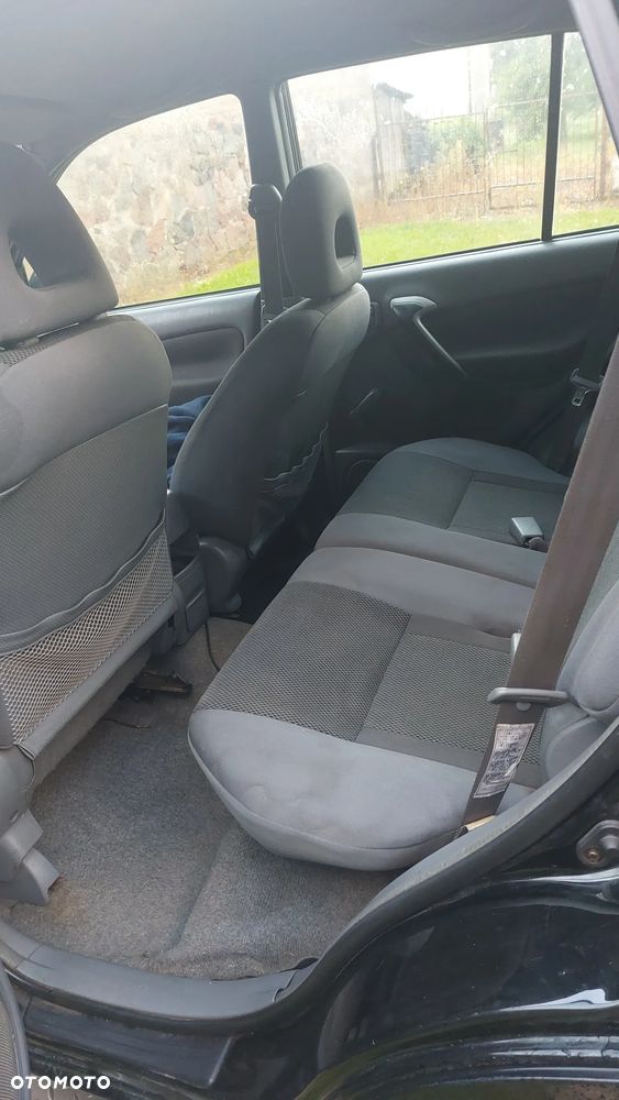 Toyota RAV4 2.0 D-4D 4x4 - 5