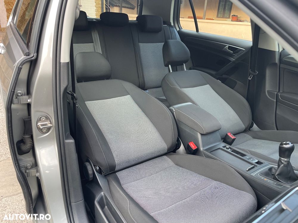 Volkswagen Golf - 17