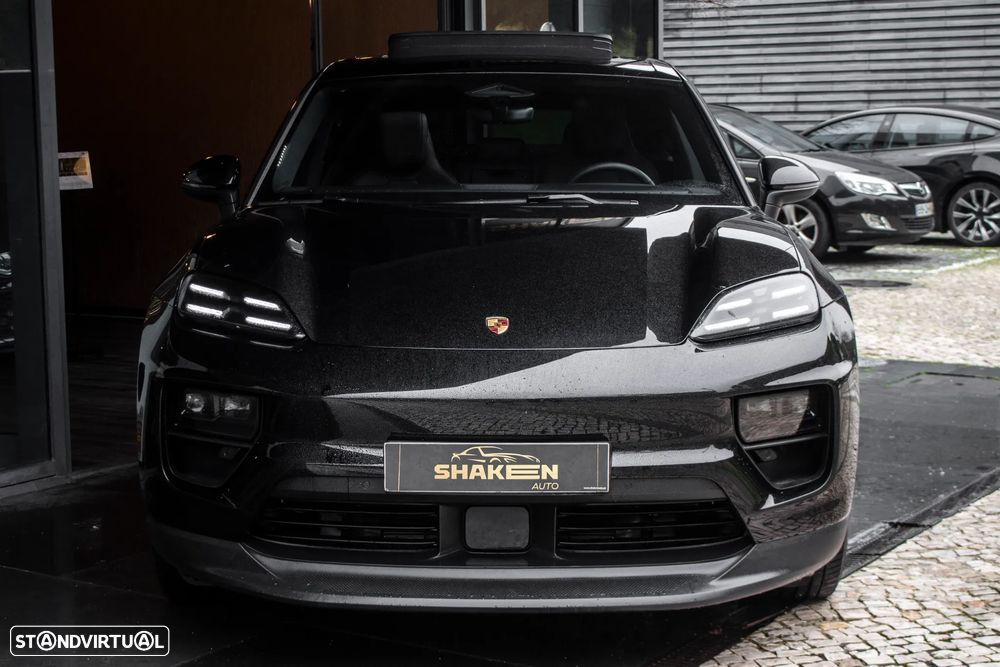 Porsche Macan Electric 4 - 7