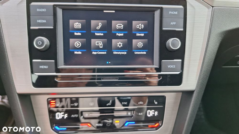 Volkswagen Passat - 13