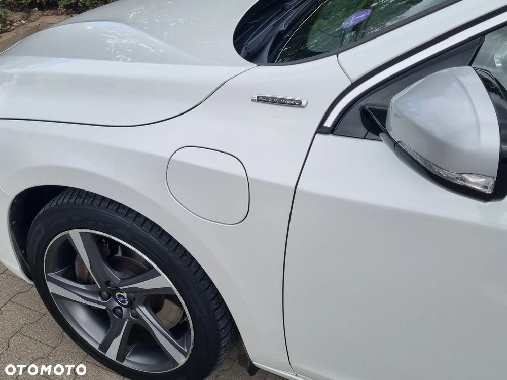 Volvo V60 D6 AWD Plug-in Hybrid R-Design Summum - 17