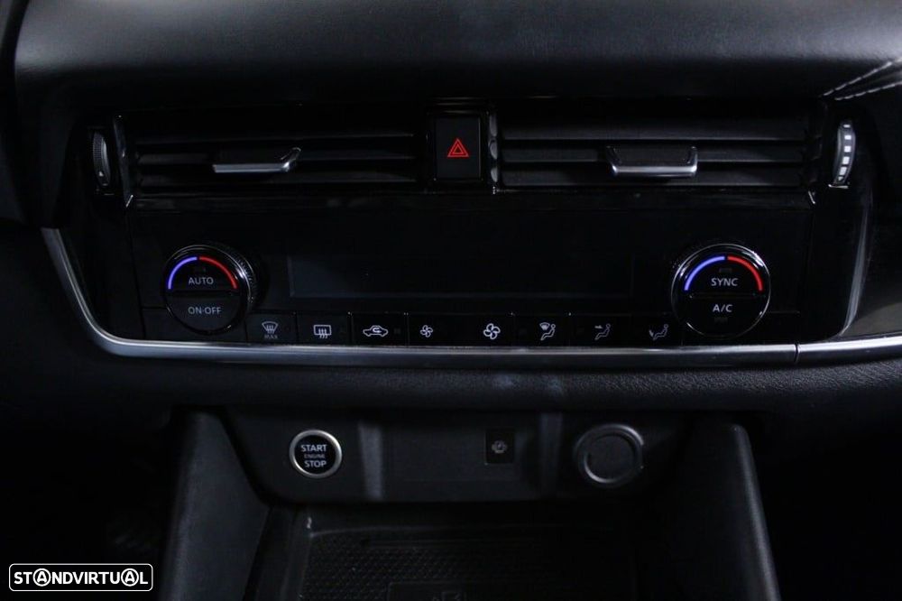 Nissan Qashqai 1.3 DIG-T N-Connecta LED Xtronic - 29