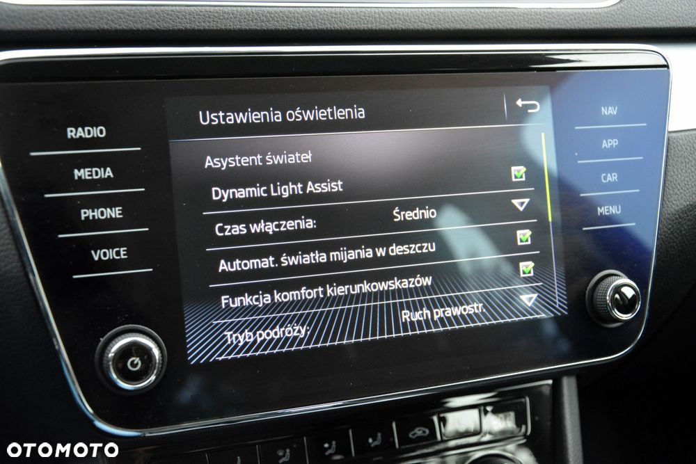 Skoda Superb 2.0 TDI Ambition DSG7 - 29