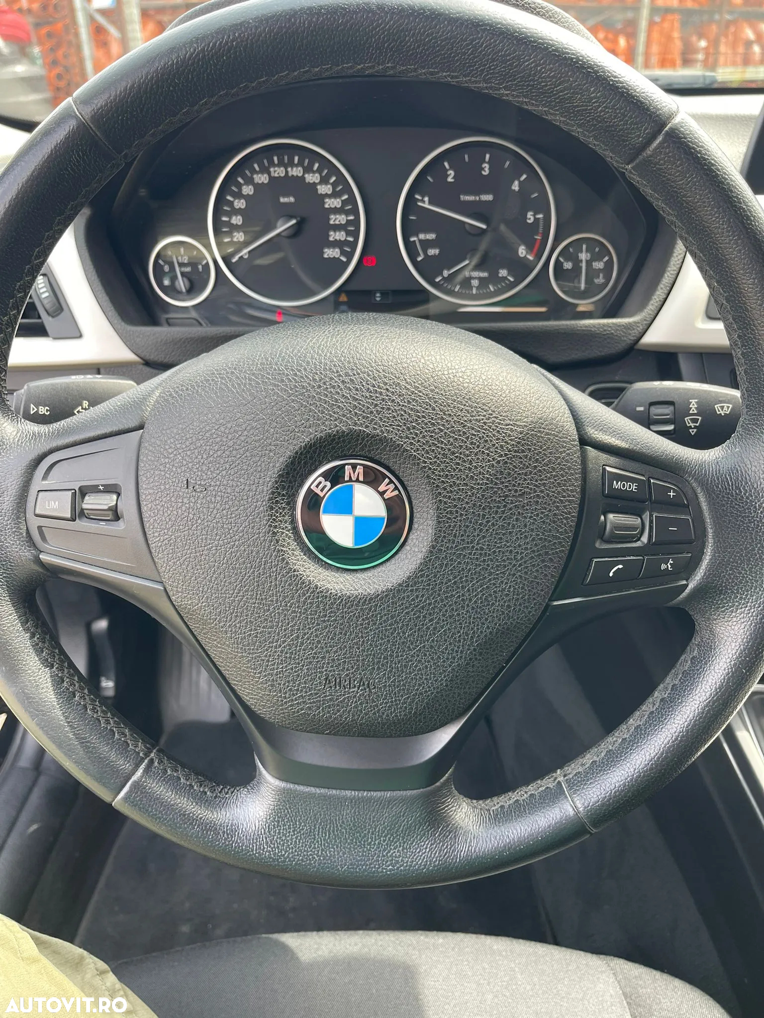 BMW Seria 3 318d - 8