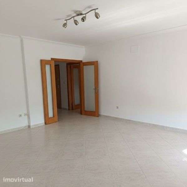 Arrenda T2 vialonga - Grande imagem: 3/9