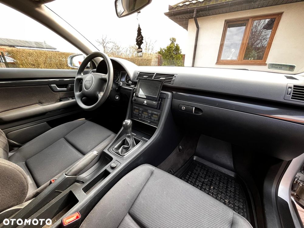 Audi A4 Limousine - 13
