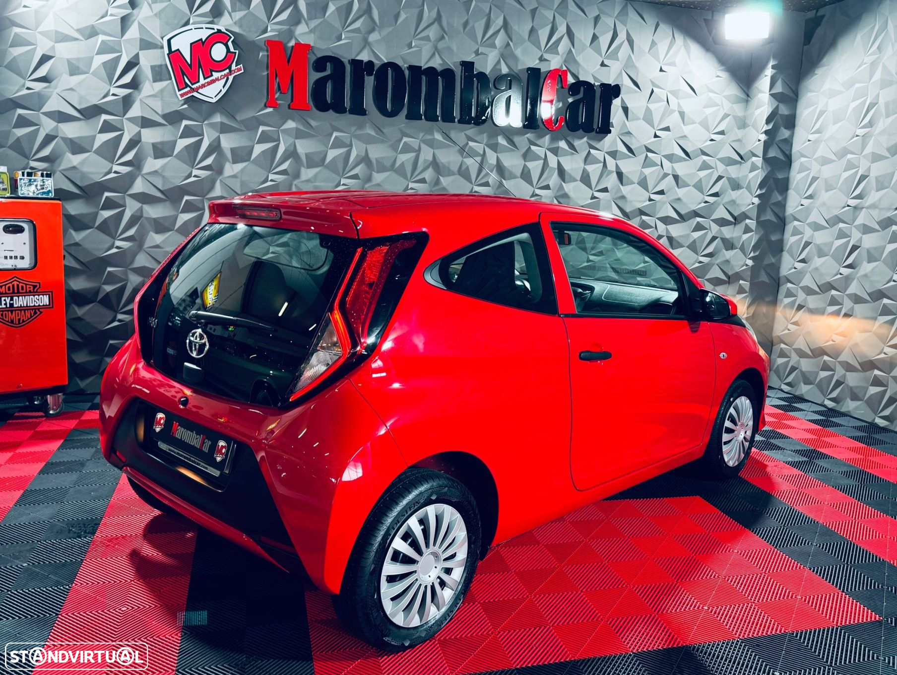 Toyota Aygo 1.0 X-Play Plus - 4