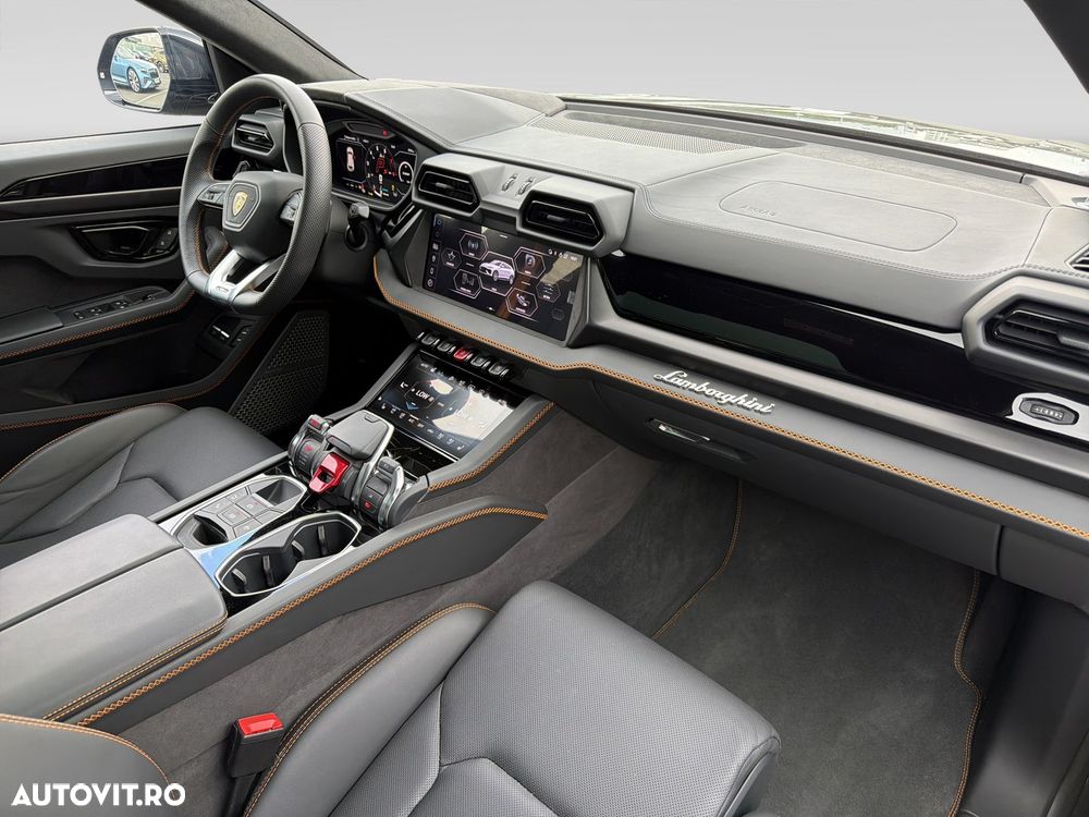 Lamborghini URUS - 7