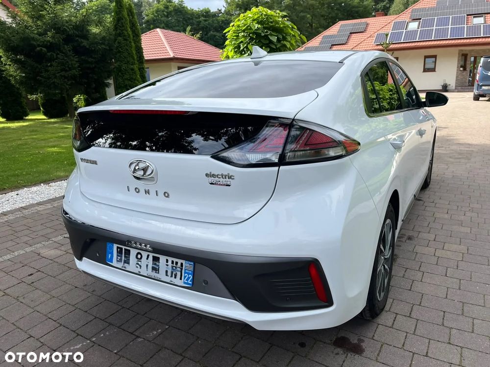 Hyundai IONIQ Premium - 5