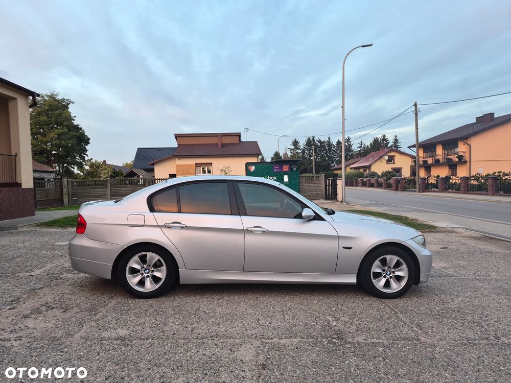 BMW Seria 3 318i - 6