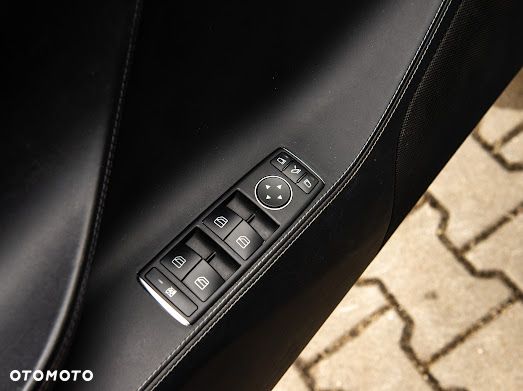 Tesla Model S - 33