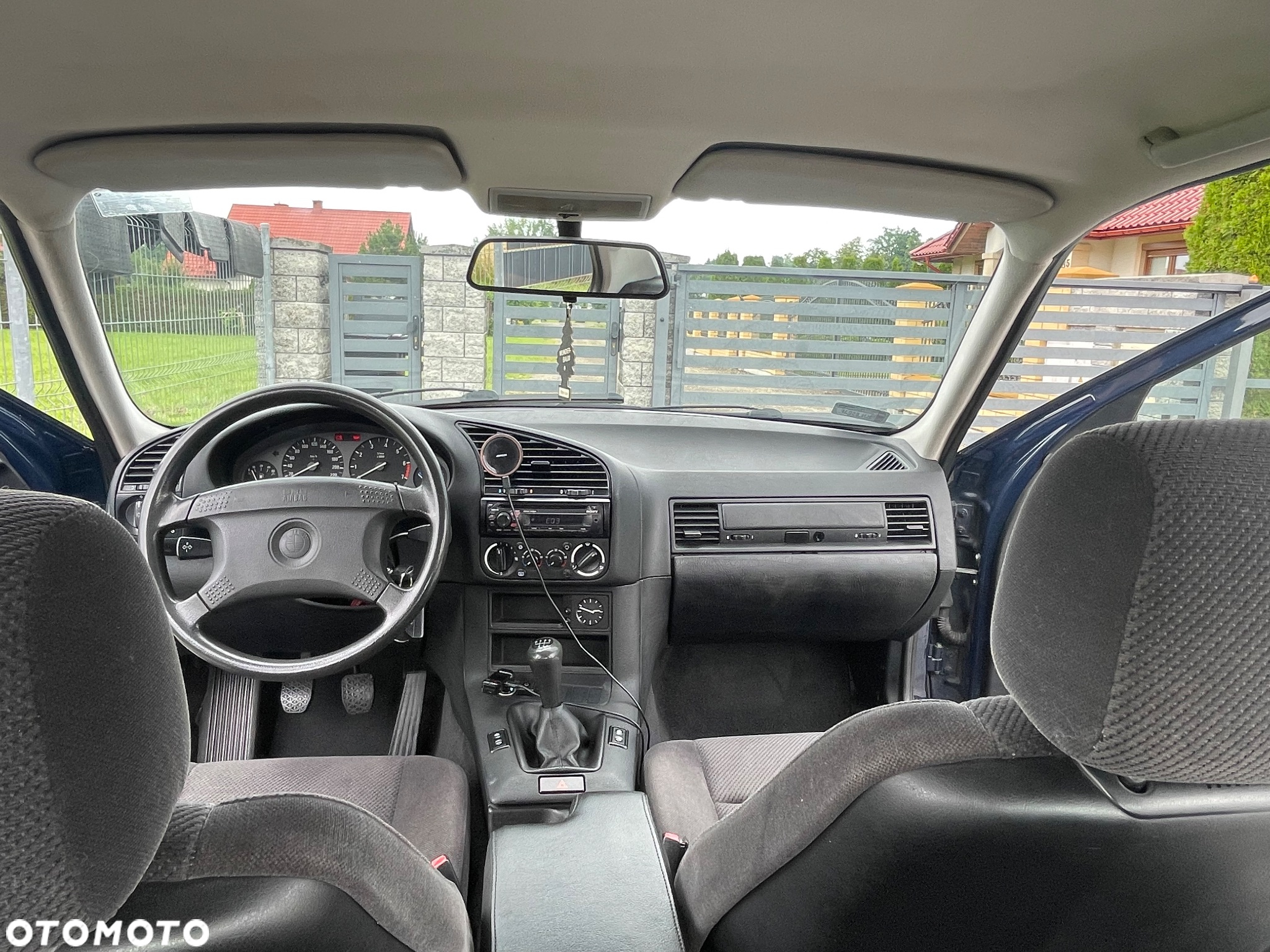 BMW Seria 3 318i - 12