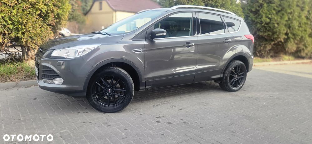 Ford Kuga 1.5 EcoBoost 2x4 Titanium - 5