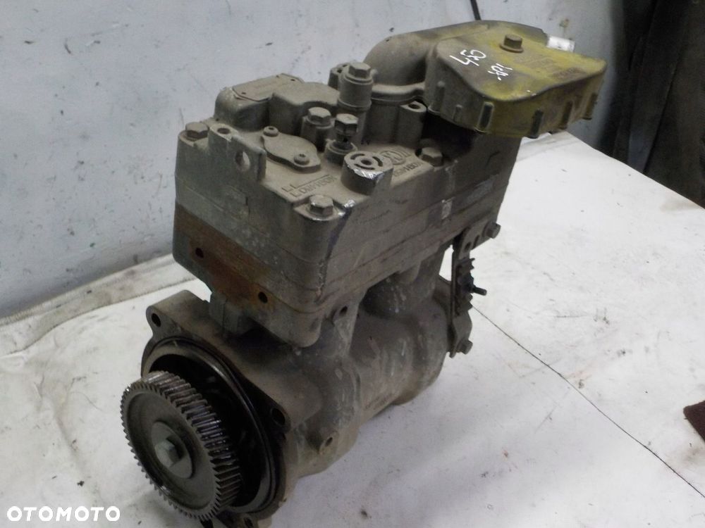 SCANIA SPRĘŻARKA POWIETRZA - 2