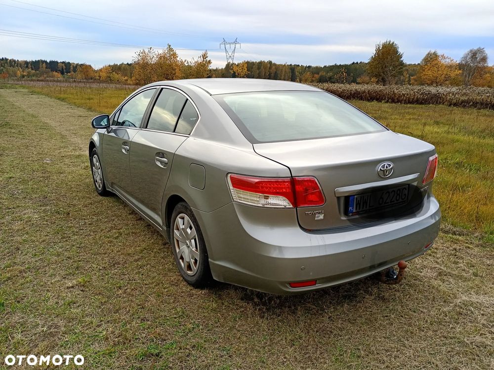 Toyota Avensis 2010 photo 4