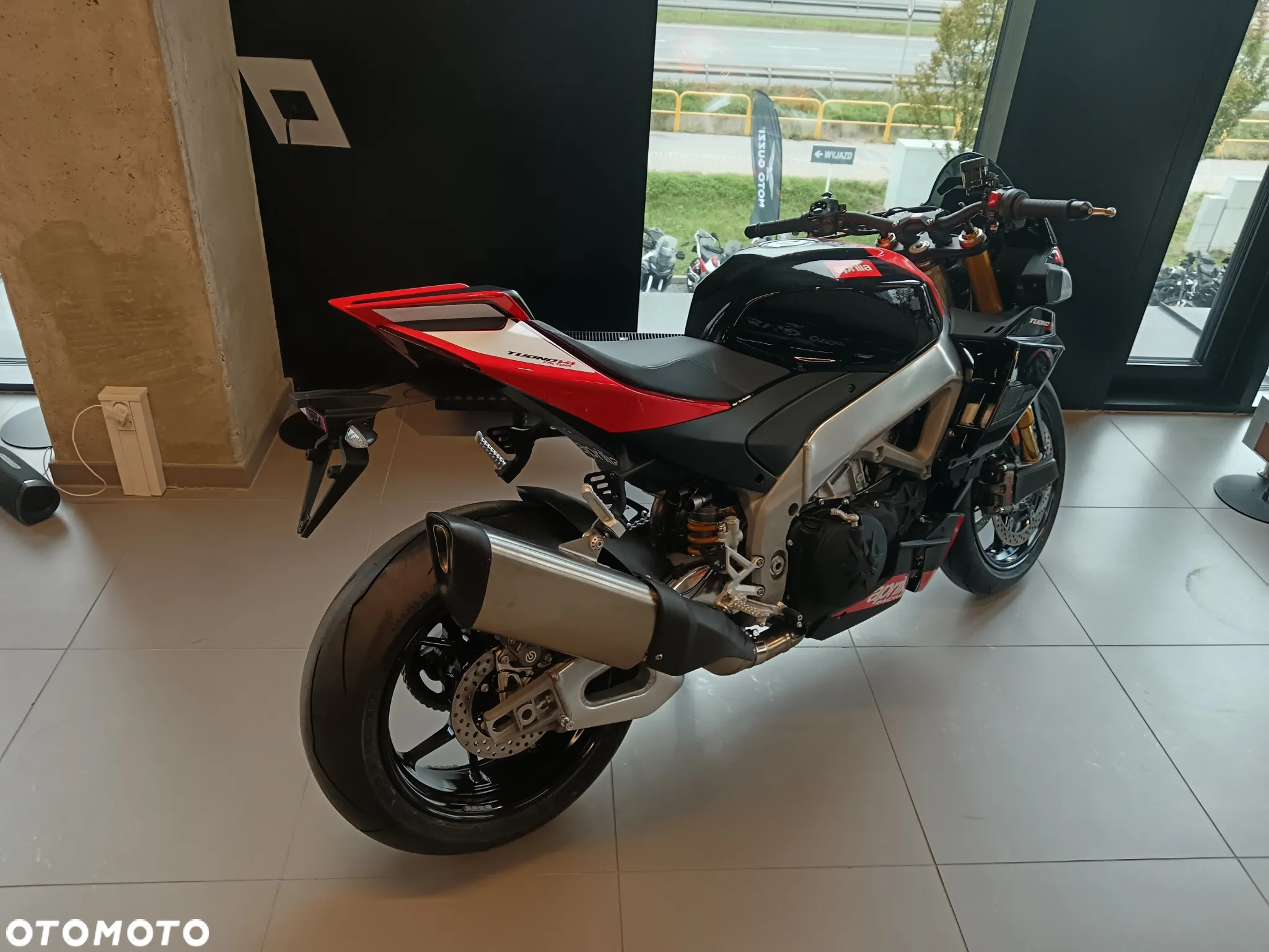 Aprilia Tuono - 7