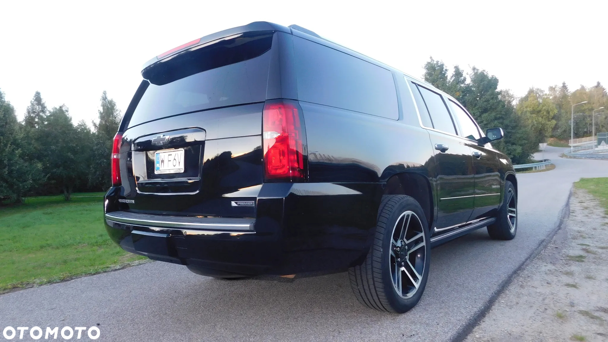 Chevrolet Suburban - 20
