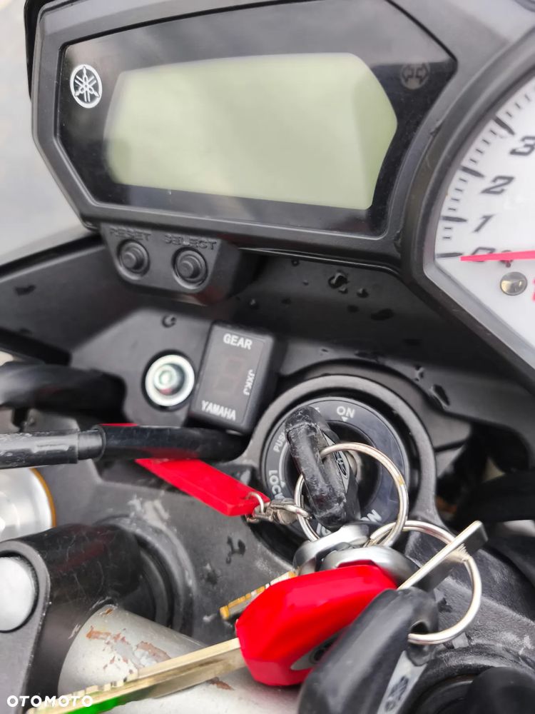 Yamaha FZ - 32