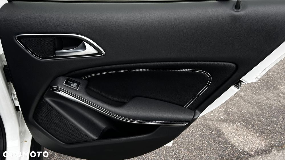 Mercedes-Benz GLA - 26