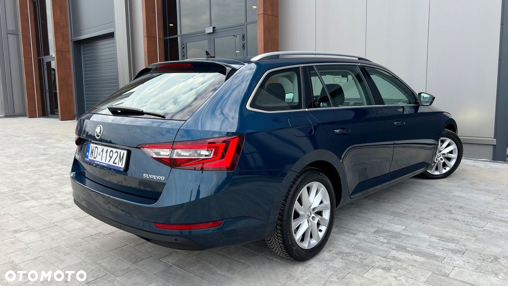 Skoda Superb 2.0 TDI Ambition DSG - 2