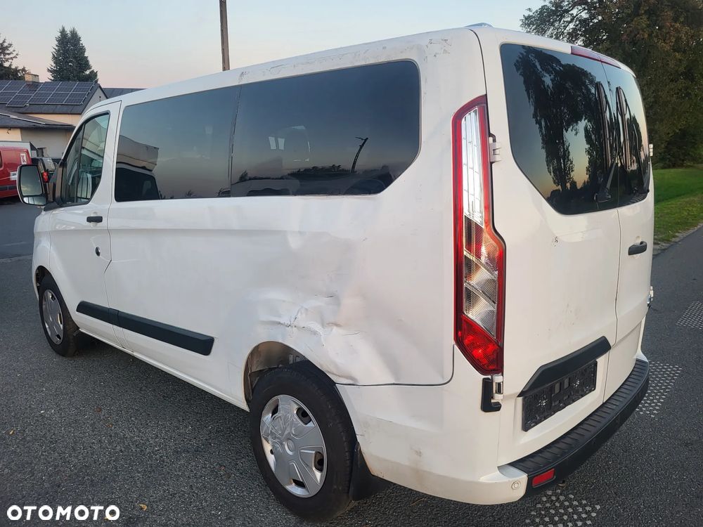 Ford Tourneo Custom - 14