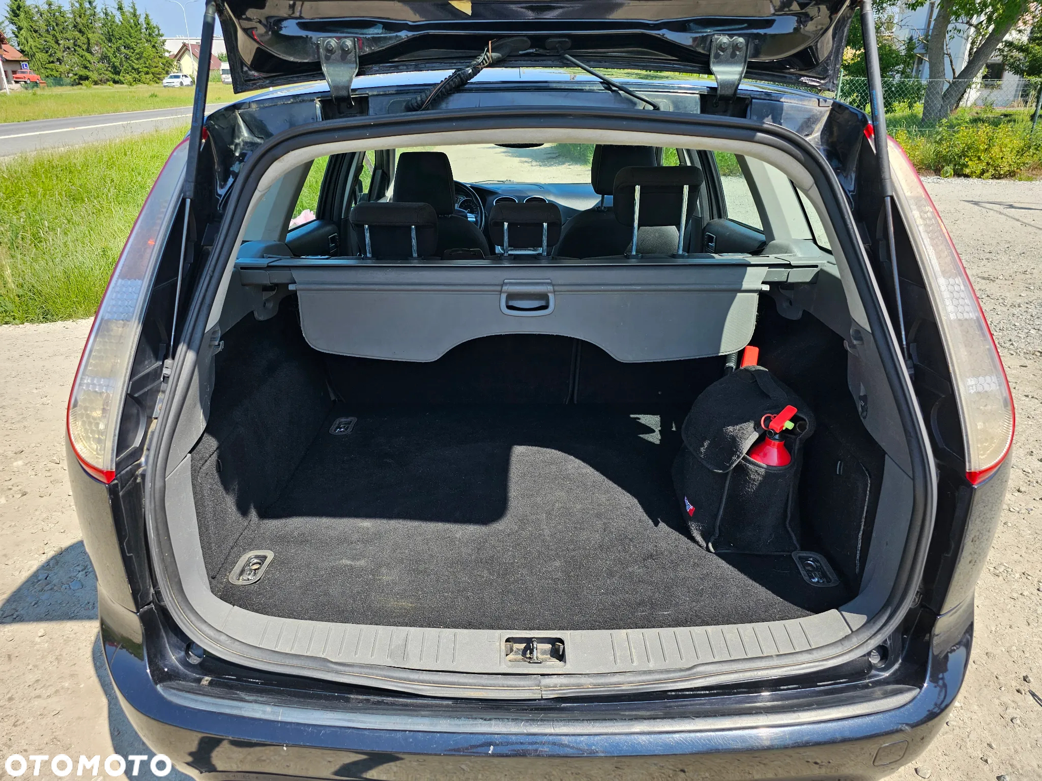 Ford Focus 2.0 ZX5 SE - 16