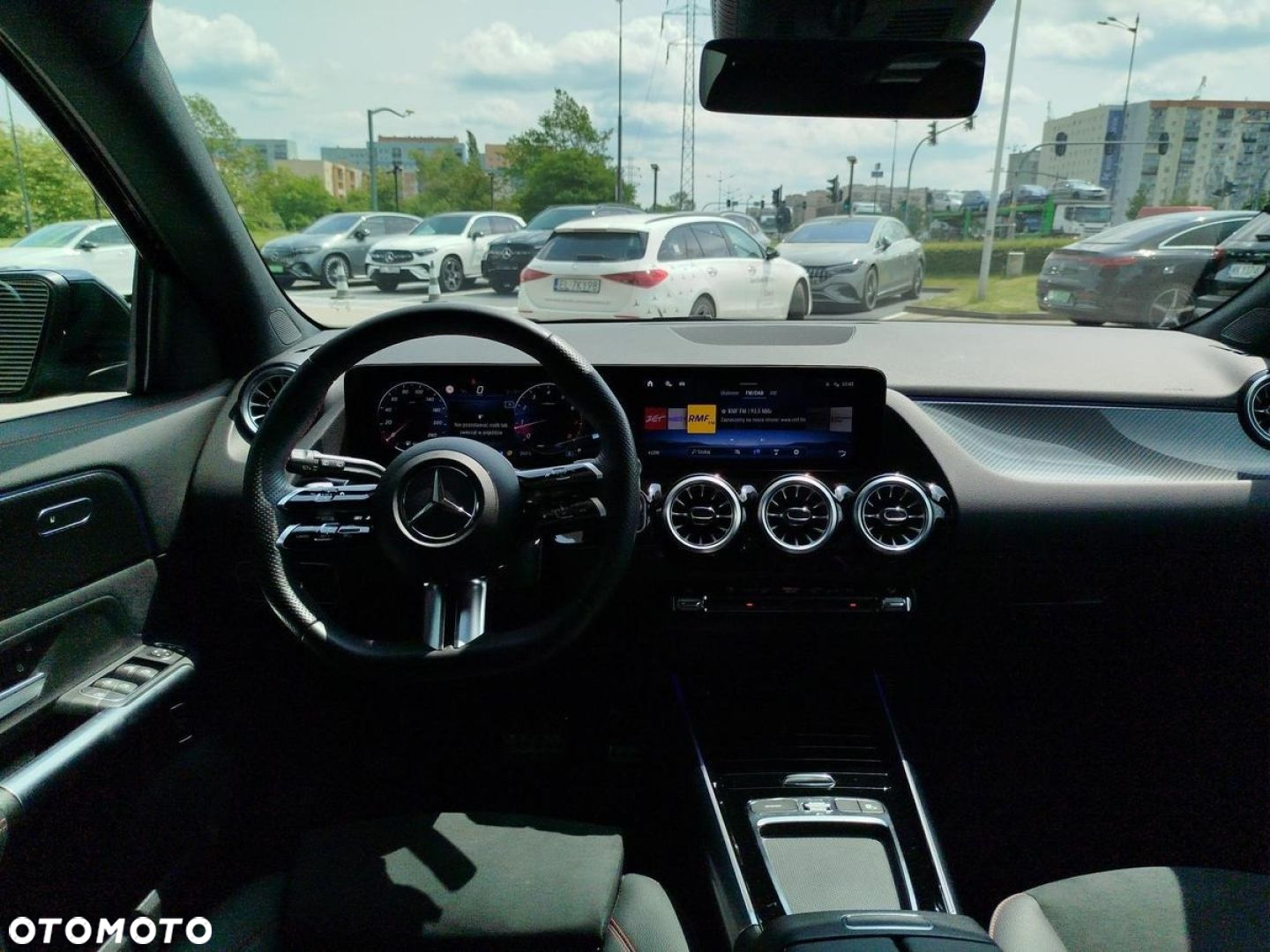 Mercedes-Benz GLA - 14