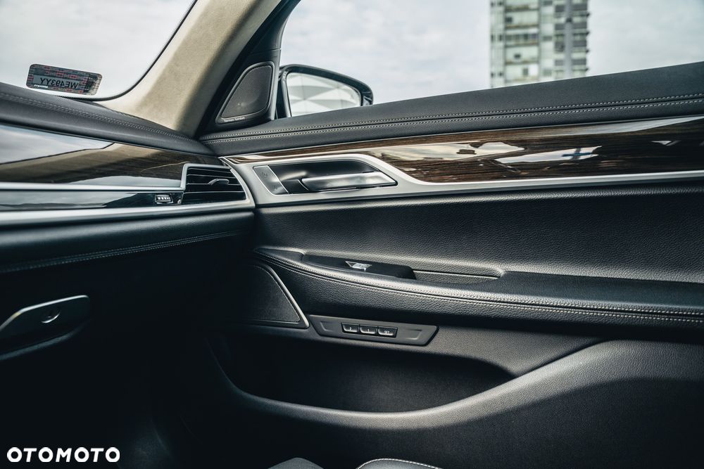 BMW Seria 7 730d xDrive - 27