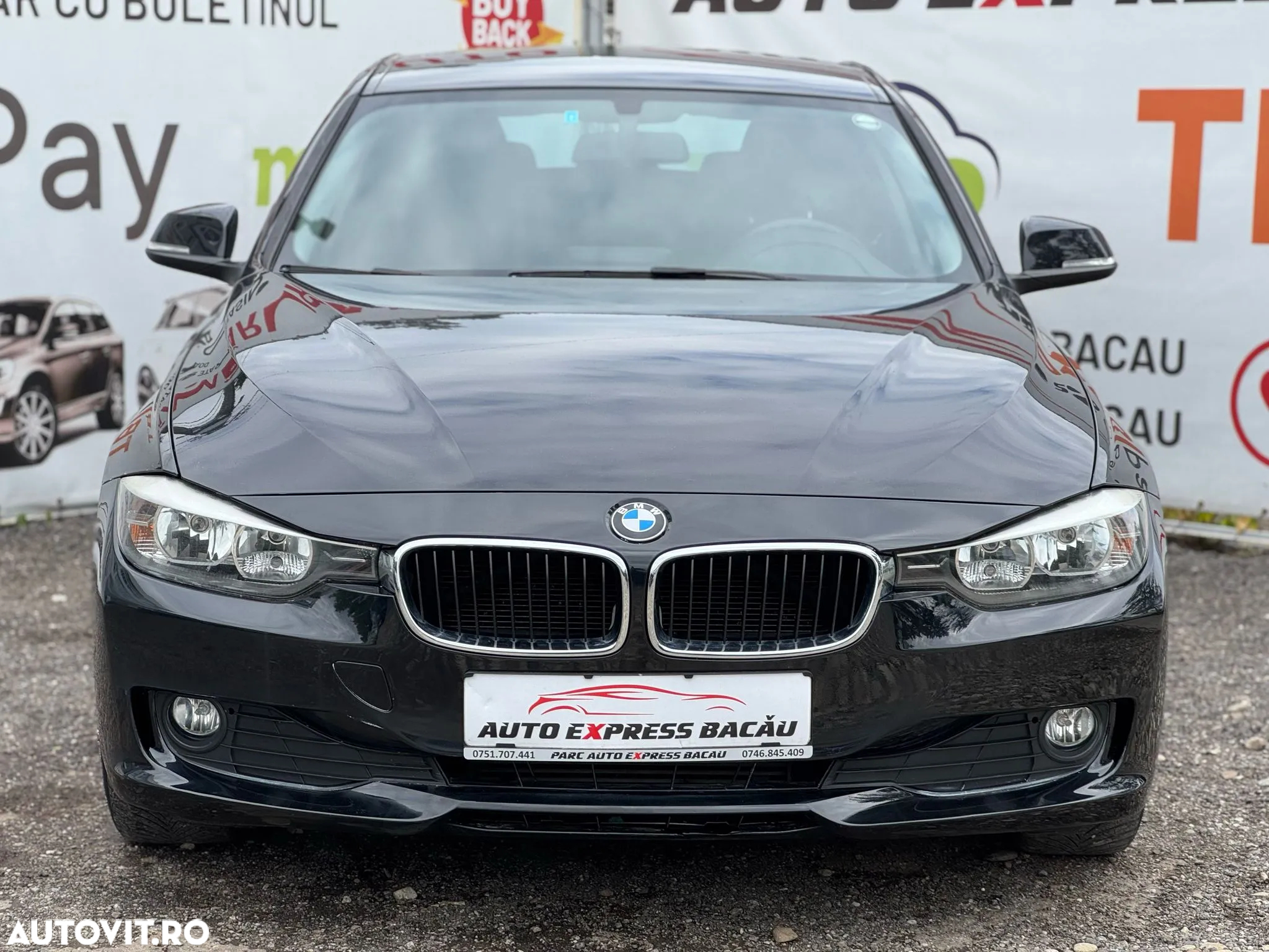 BMW Seria 3 318d Touring Aut. - 12