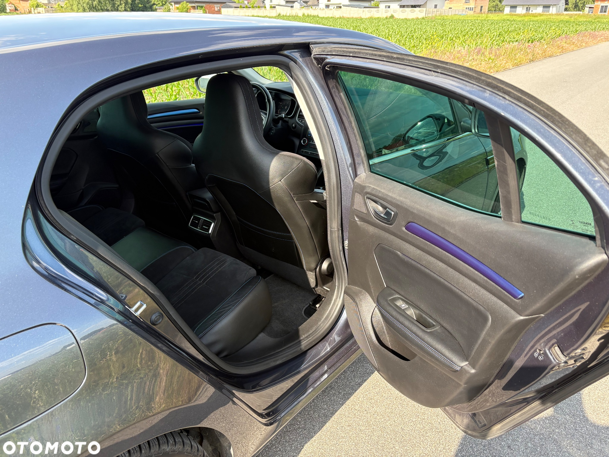 Renault Megane ENERGY TCe 205 EDC GT - 23