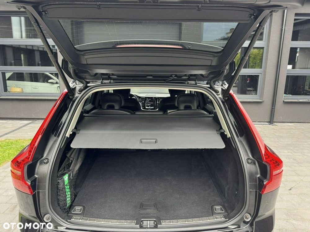 Volvo XC 60 B4 D AWD Geartronic Momentum Pro - 19