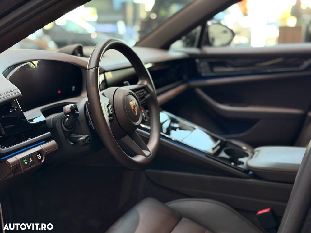 Porsche Panamera 4 E-Hybrid - 32