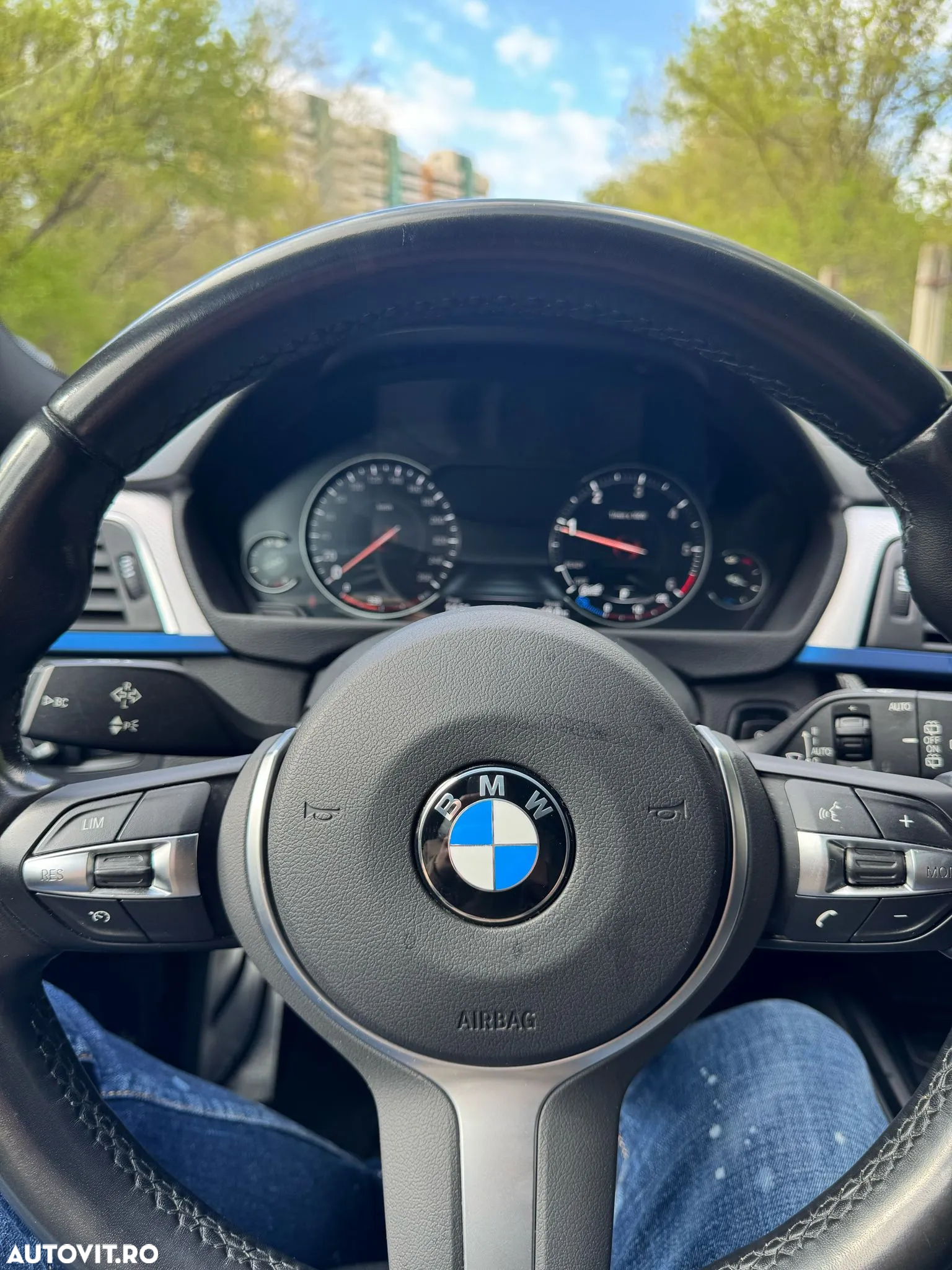 BMW Seria 3 320d Touring Aut. M Sport - 11