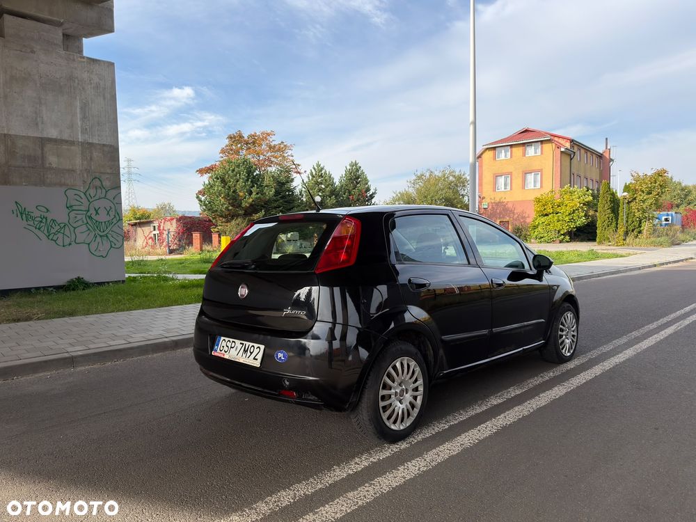 Fiat Grande Punto 2009 photo 4