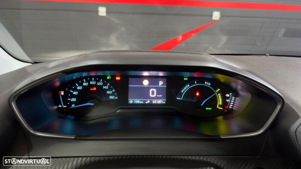 Peugeot e-208 Allure - 17