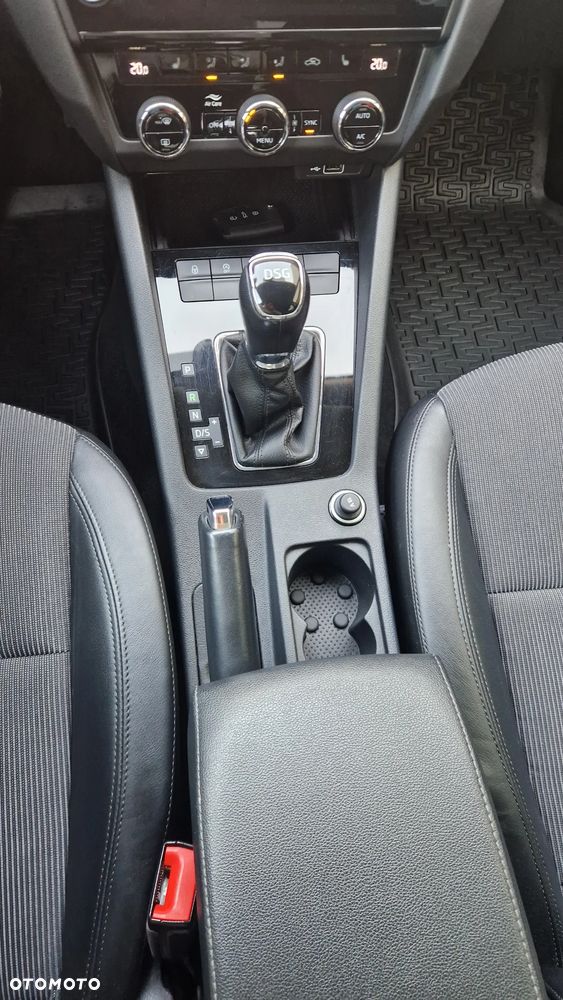 Skoda Octavia 1.5 TSI ACT Style DSG - 25