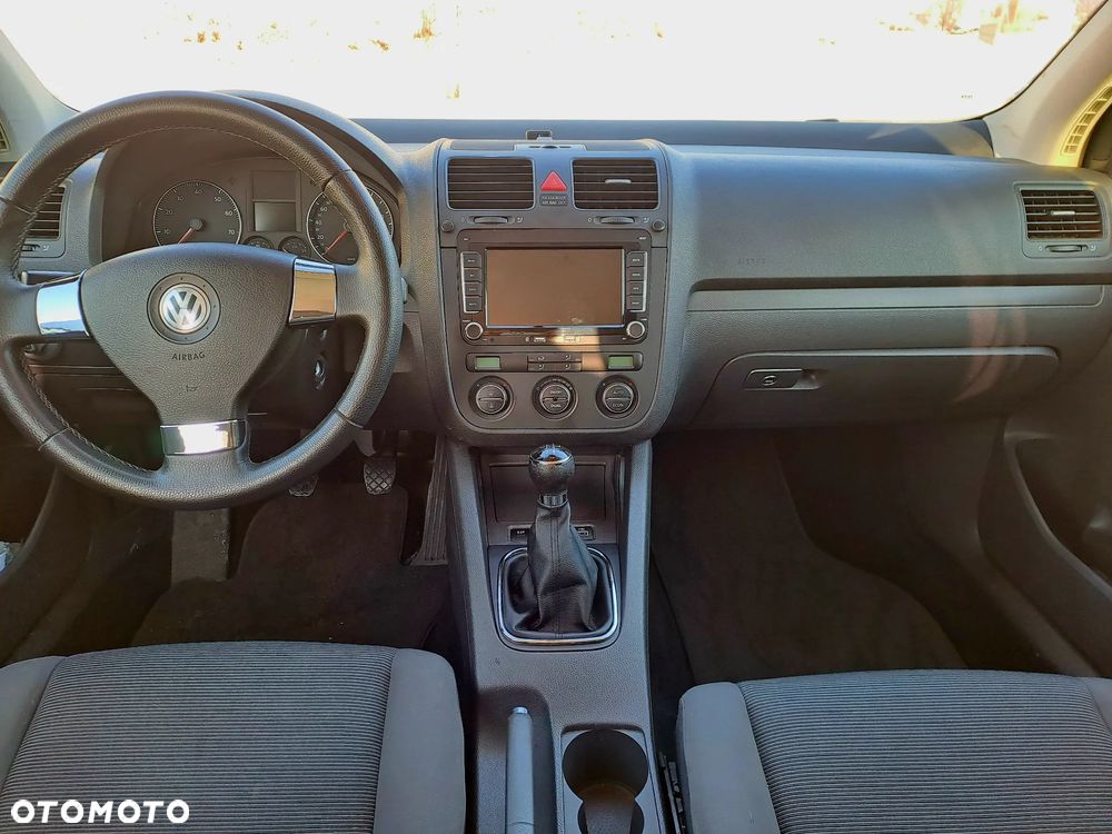 Volkswagen Golf 1.6 Comfortline - 8