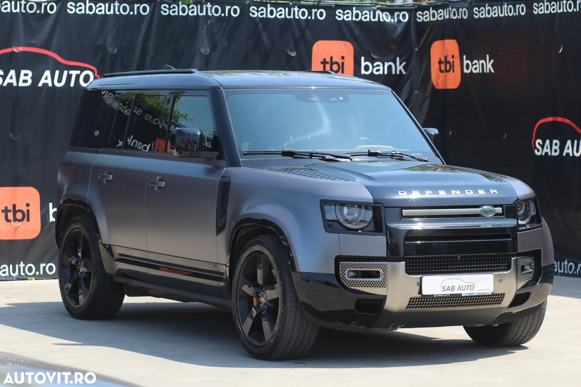 Land Rover Defender 110 3.0P 400 MHEV - 2