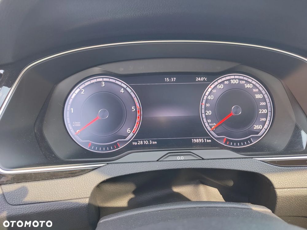 Volkswagen Passat - 18