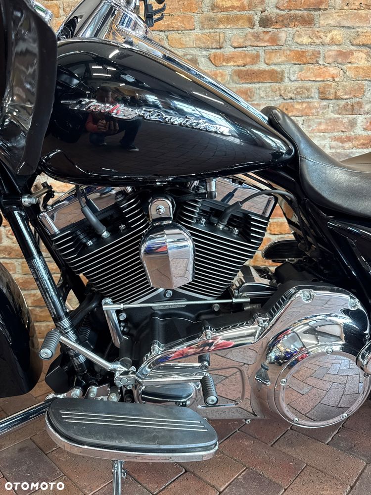 Harley-Davidson Touring Road Glide - 21