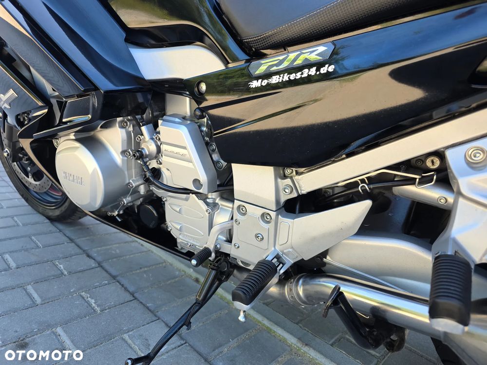 Yamaha FJR - 23